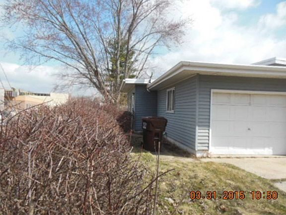 2nd image of 516 Lakewood Blvd