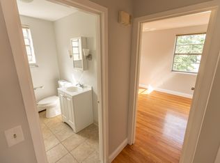 378 Park Rd APT A2, West Hartford, CT 06119