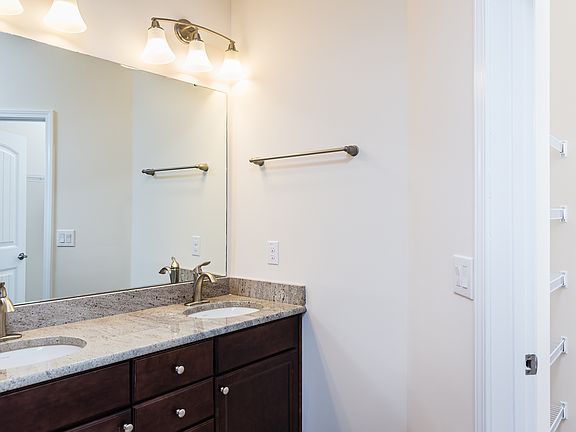 5th image of 1106 Morristown Cir