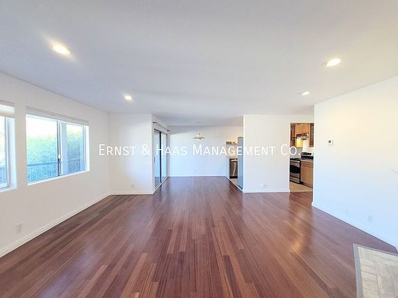2nd image of 923 E Ocean Blvd Unit 8