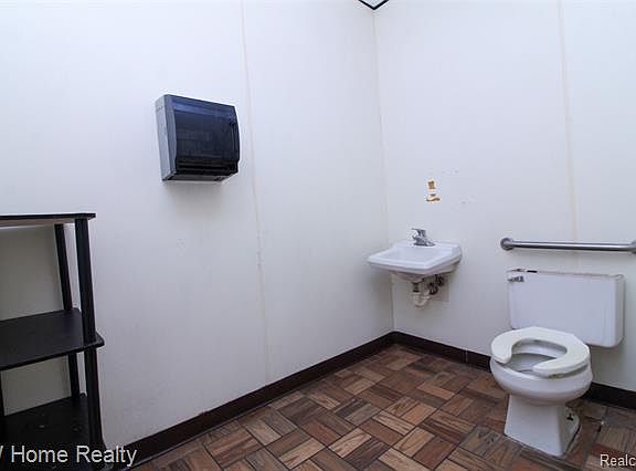 5th image of 21559 W Grand River Ave