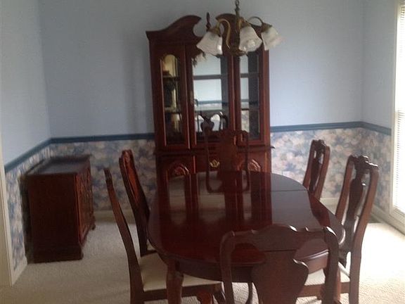 4th image of 275 Hickory Ln