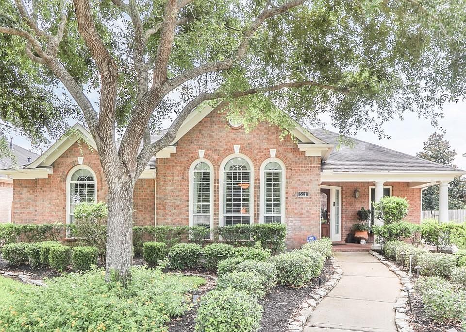 1st image of 511 Sunny River Ln