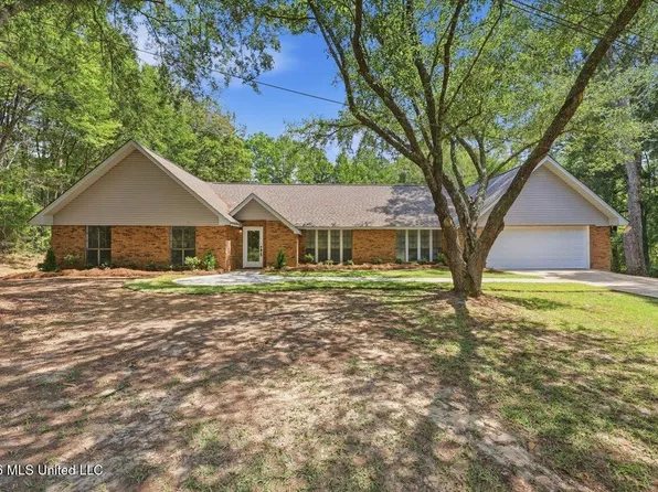 103 Johnny Rawls Rd, Mendenhall, MS 39114