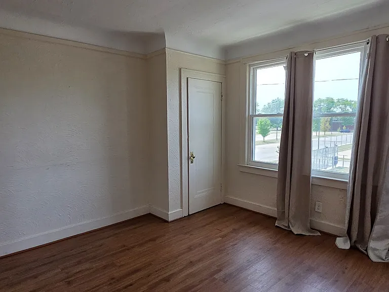 3410 Rosa Parks Blvd — Photo 5