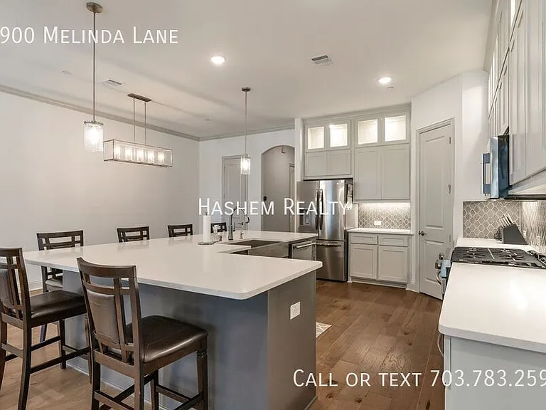 1900 Melinda Ln — Photo 8