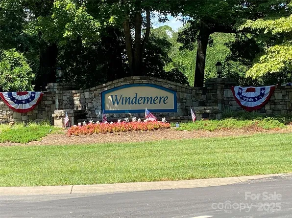 116 W Tattersall Dr, Statesville, NC 28677