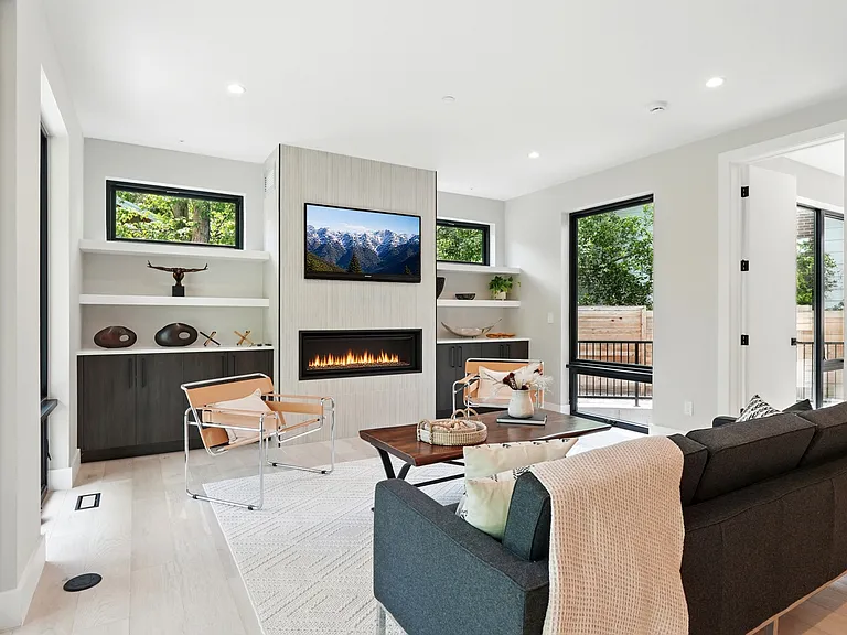 2860 Table Mesa Dr — Photo 16