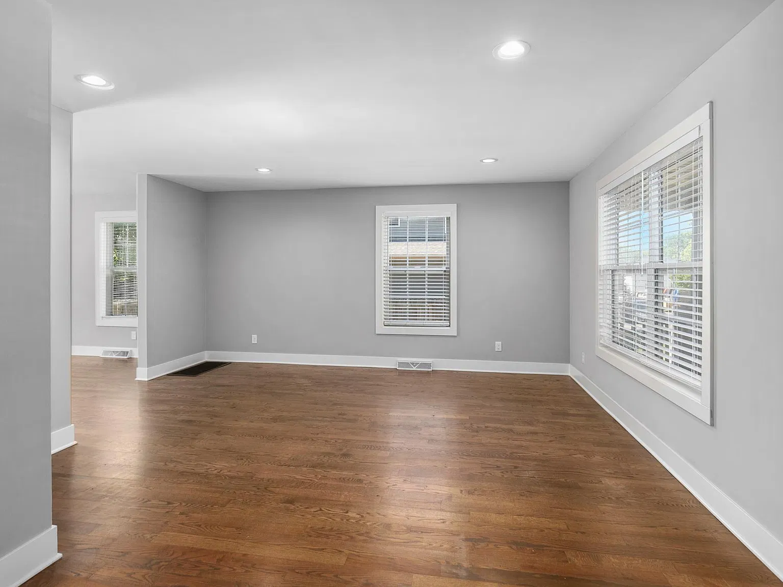428 Charles Avenue SE — Photo 3