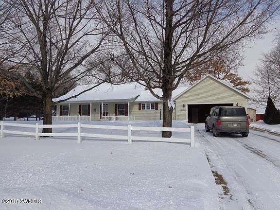 3rd image of 60500 Woodland Dr