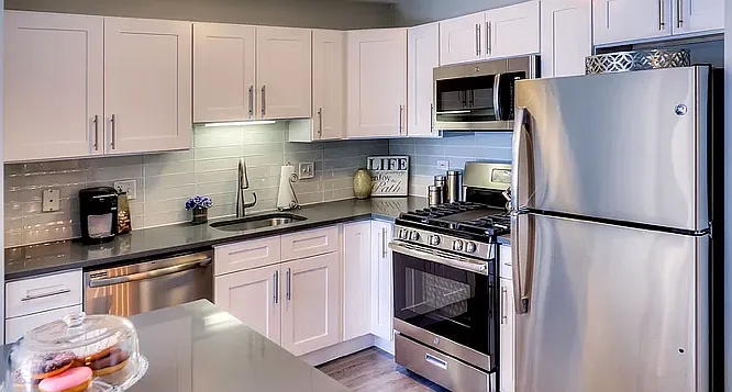 545 N Dearborn St — Photo 3