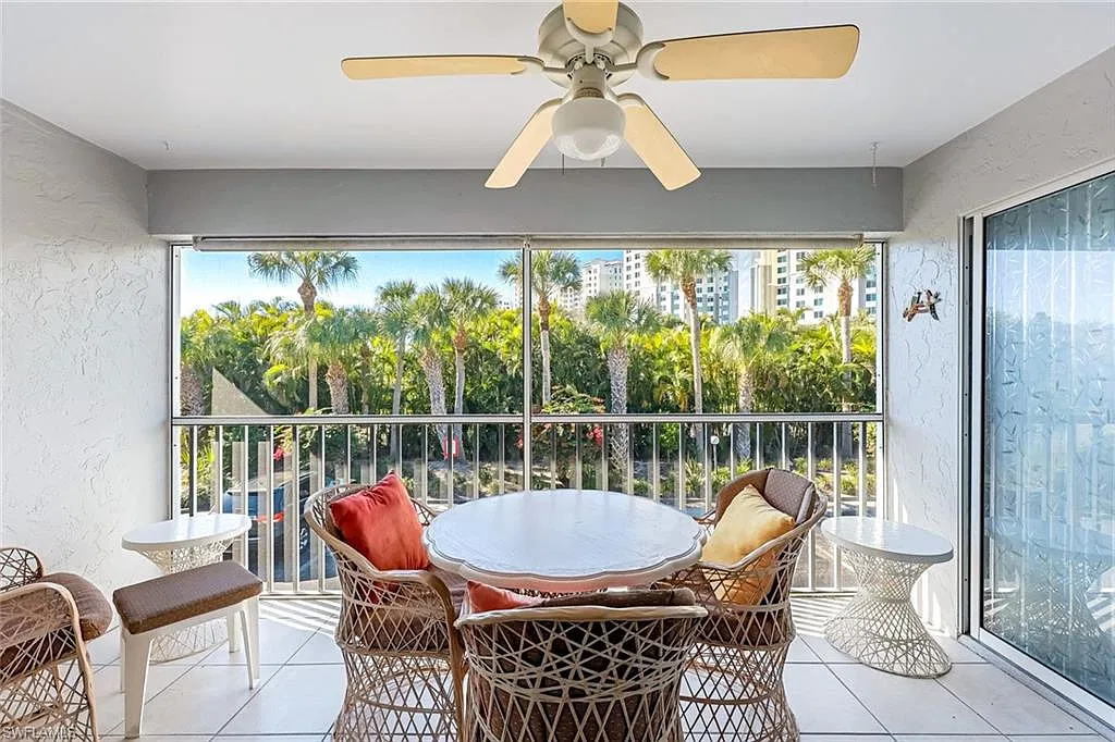 3 bed, 2.0 bath, 1356 sqft, $4,000 — Photo 1