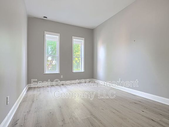 3rd image of 332 S Franklintown Rd #2