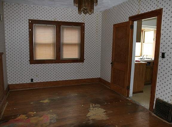 3rd image of 2306 Lane Ave