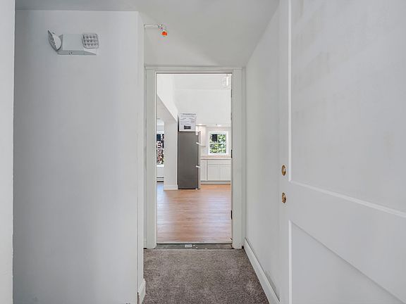 4th image of 7 Mill St #202