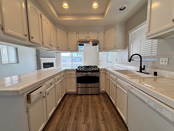 2nd image of 408 Clubhouse Ave #B