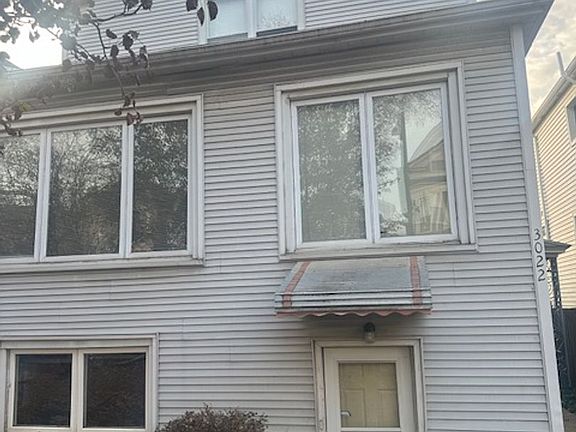 2nd image of 3022 N Oakley Ave #G