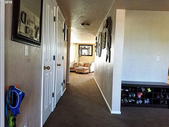3rd image of 1333 Creswood Dr