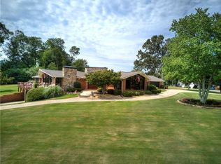10 Lancer Dr, Cartersville, GA