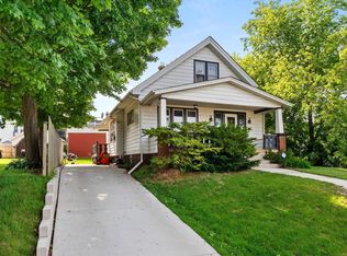 1014 S 20th St, Manitowoc, WI 54220