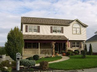 424 Fieldstone Dr, Lower burrell, PA 15068