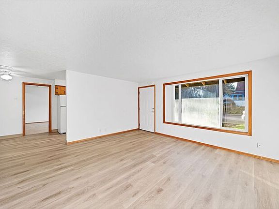 3rd image of 740 SE Cedar St #752-12