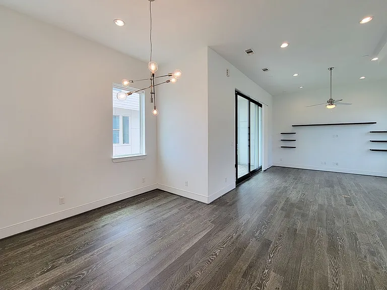 9 N Saint Charles St #B — Photo 13