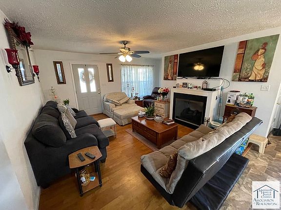 3rd image of 809 A St