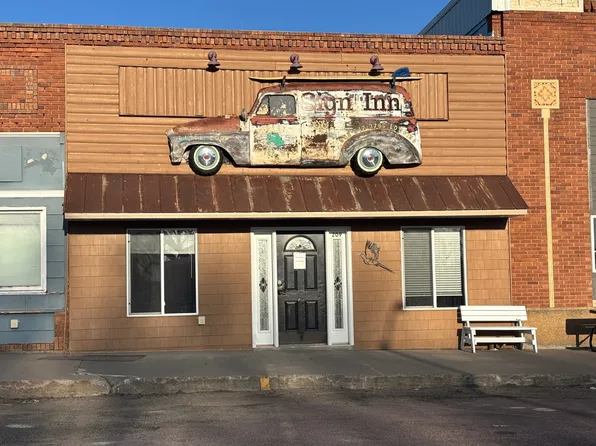 209 Main St, Colome, SD 57528