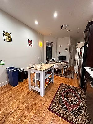 3rd image of 341 Vernon Ave #3F