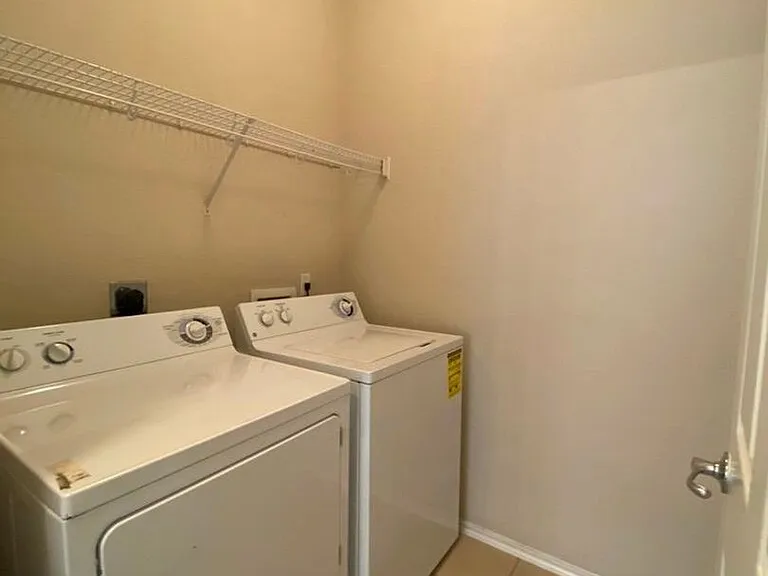 207 Brown St — Photo 29