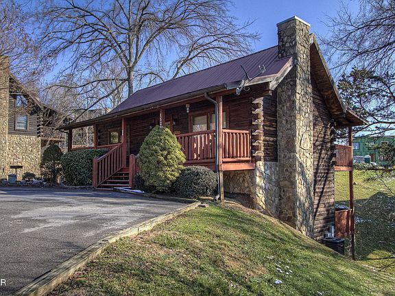 2nd image of 1528 Rainbow Ridge Rd