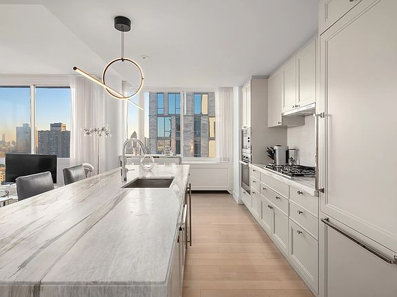 4th image of 389 E 89th St APT 32B