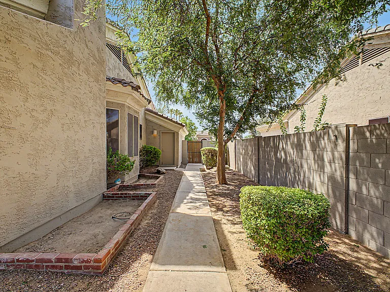 1292 W Longhorn Dr — Photo 36