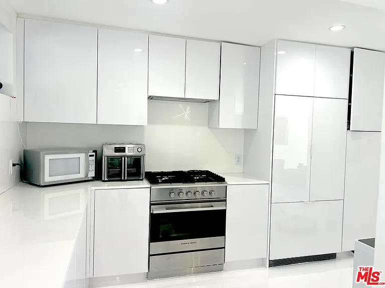 22548 Pacific Coast Hwy #203 — Photo 7
