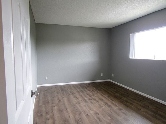 5th image of 328 W 1st St APT 12