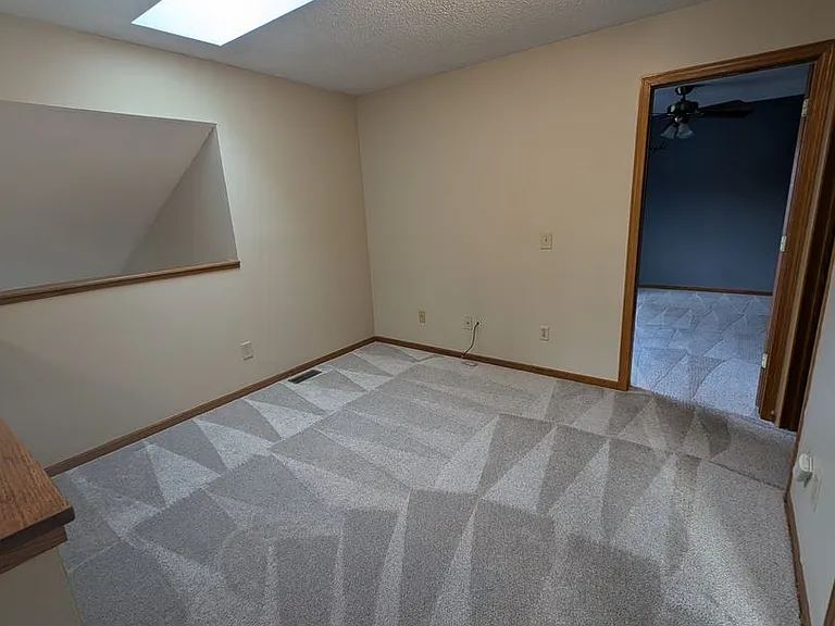 2583 Bedford Ct — Photo 8