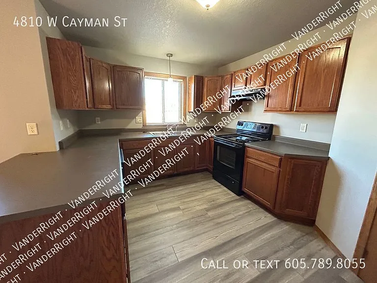 4810 W Cayman St — Photo 5