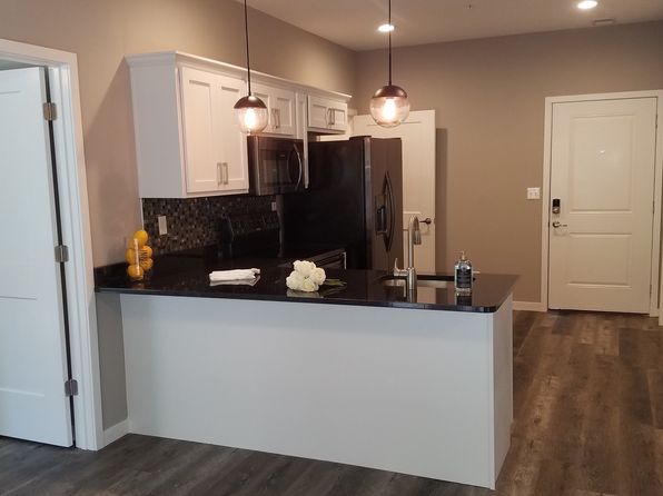 135 Residence Ln #D