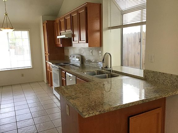 2nd image of 2079 E Pinedale Ave
