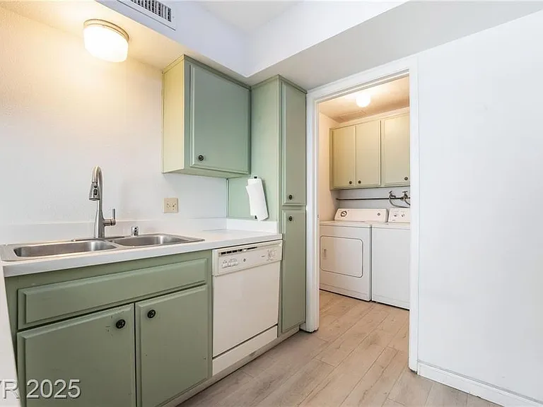 3141 Pinehurst Dr #C — Photo 27