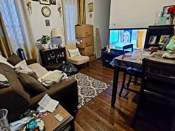 5th image of 1116 Grant Ave APT 1A