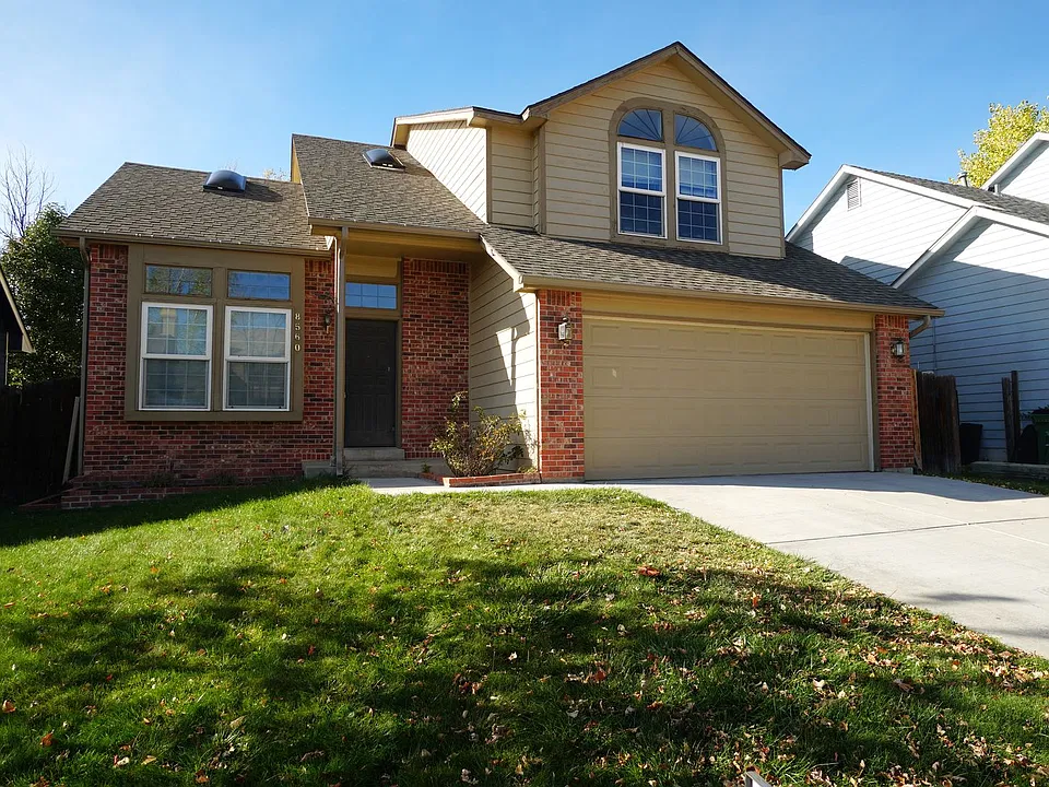 8560 Sassafras Dr