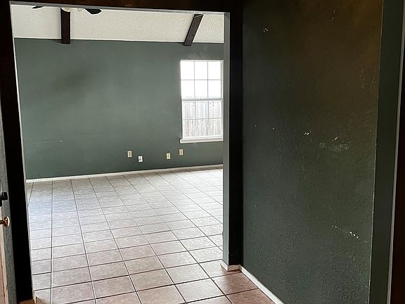 3rd image of 1903 Lime Rock Dr
