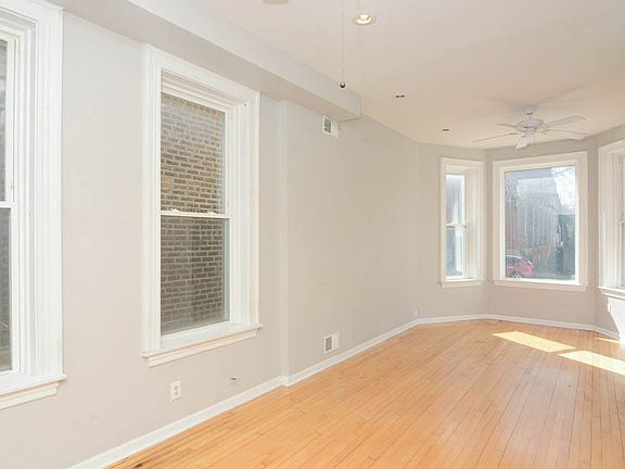 5th image of 2022 W Augusta Blvd Unit 2