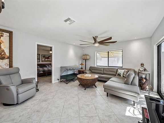5th image of 14964 Wildflower Lane #14964