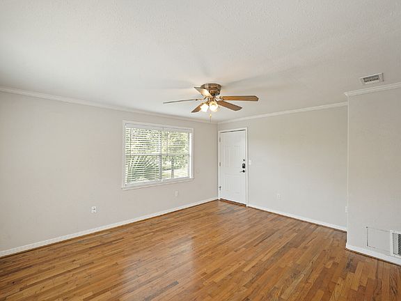 5th image of 1539 Hawthorne St APT 4