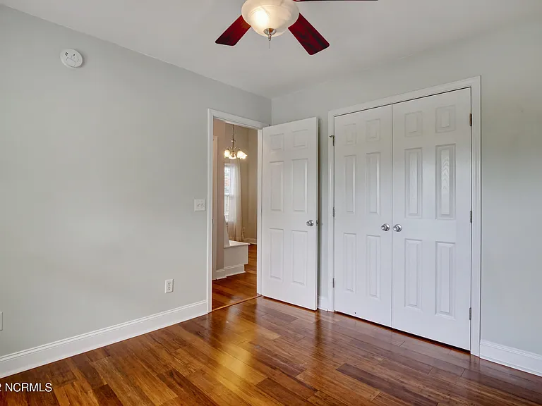 611 Catamaran Dr — Photo 25
