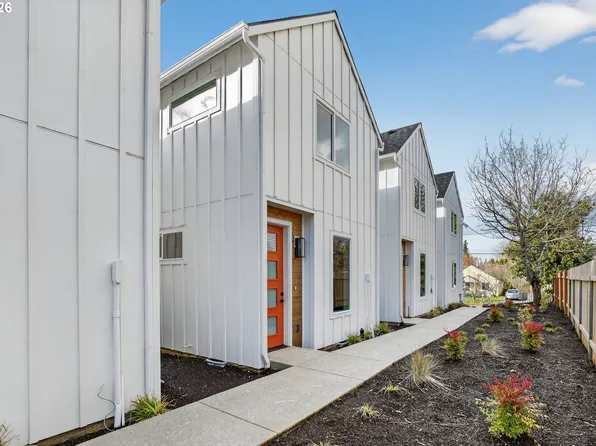 5230 SE Knapp St, Portland, OR 97206