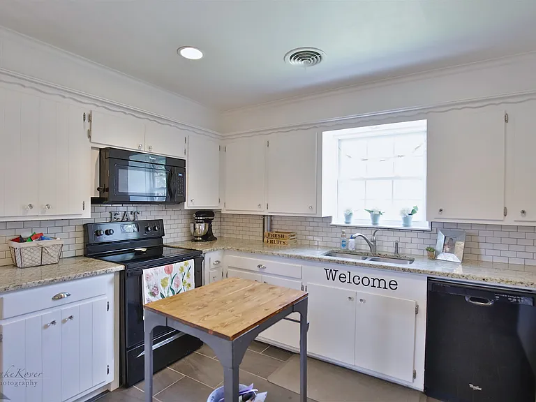 2132 Sylvan Dr — Photo 12